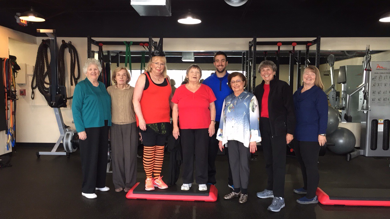 Top 5 Reasons Why Seniors Fitness Classes Are the Perfect Holiday Gift for Your Parents